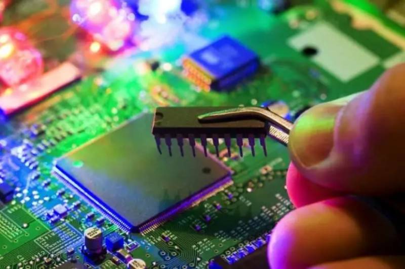 AI��׃�������˿̿��Ϻ����������˹����ܴ����Ӌ�r50��ǰհ