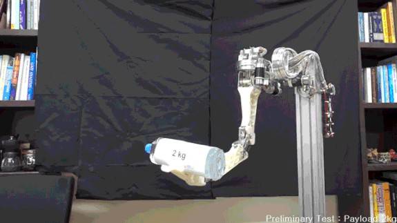 世界上手速最快的仿人機器人誕生在韓國!魔術師也要失業了!