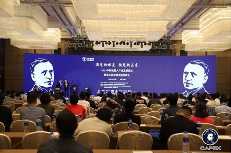 國產機器人面臨轉型關鍵年:國內機器人產量增長快,但高端少