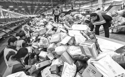 雙十一次日南京包裹量突破1000萬件 人工智能提升效率