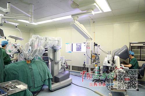 “機(jī)器人護(hù)士”亮相 智慧醫(yī)院上線(xiàn) 看病更省心了