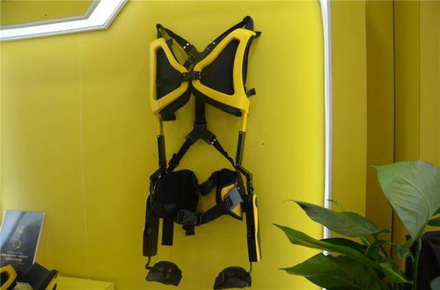 蘇寧物流“外骨骼機器人”618亮相 最大助力效率60%