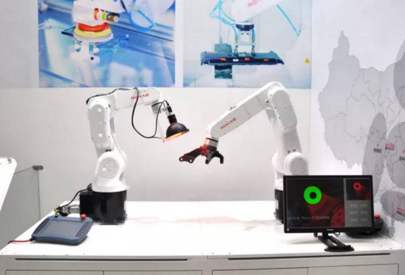 3C行業的大佬們該如何利用工業機器人實現產能最大化?