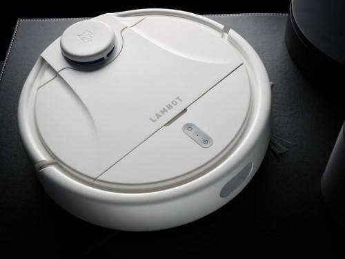 國貨新風(fēng)潮 嵐豹掃地機(jī)器人亮相AWE2019展會(huì)